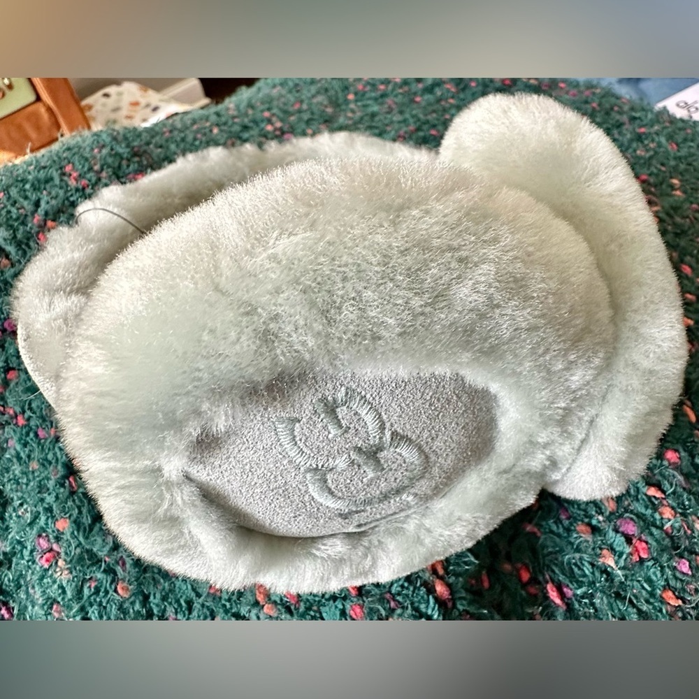 🎸UGG🎸🔥NWT🔥Sheepskin Embroidery Earmuff Grey Mist - Picture 6 of 14